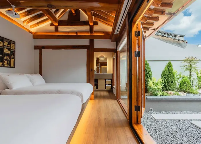 Luxury Hanok Anthology *
